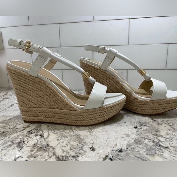BRAND NEW-IN BOX Michael Kors Annie wedges in Optic White- size 8 - Picture 6 of 9